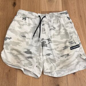 LEGENDSII Camo Athletic Shorts in Light Gray & White